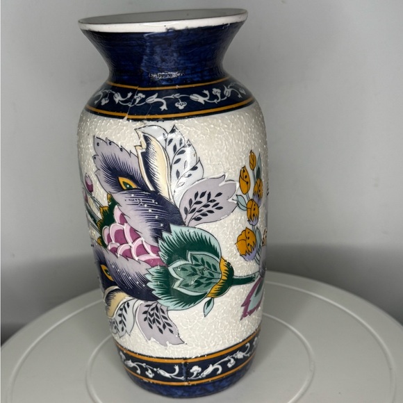 Moriage Asian Style Vase - Picture 4 of 8